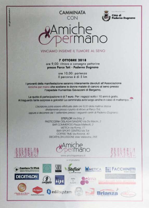 Camminata_amiche_per_mano