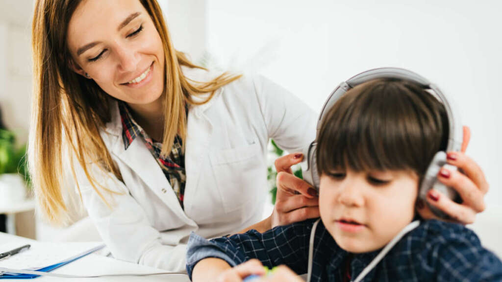 Valutazione dell'udito nei bambini in base all'età